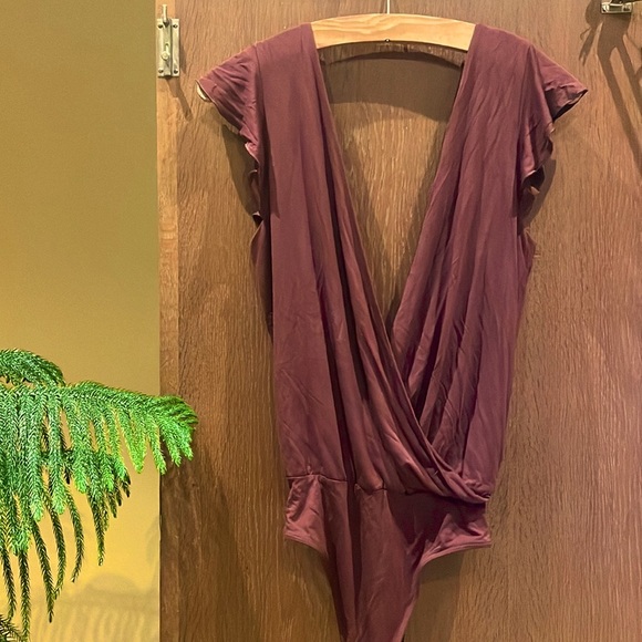 Stunning Wilfred piece 🌹 - Picture 2 of 2